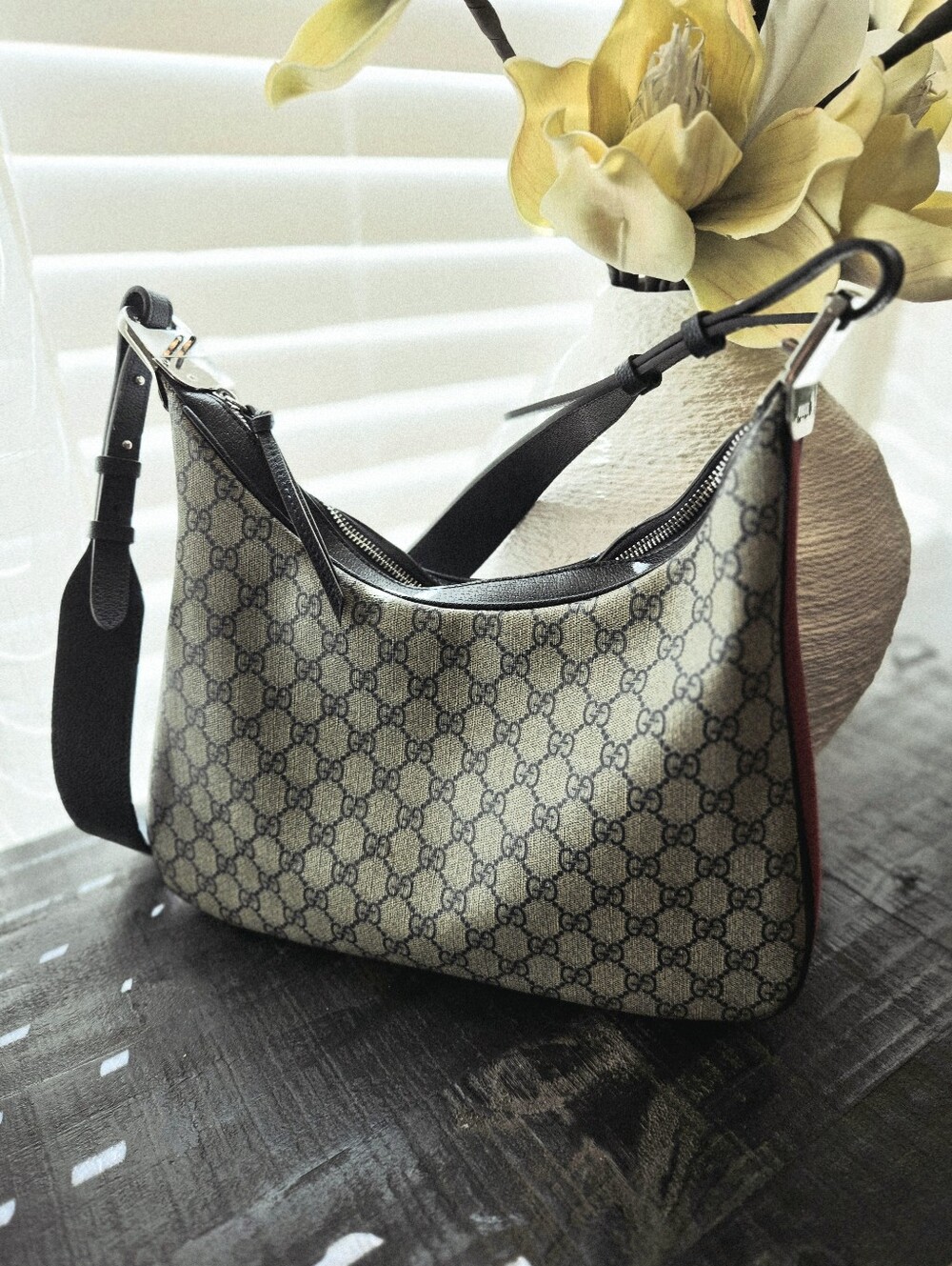 Gucci Beige GG Supreme Canvas Shoulder Bag with Navy and Red Web Strap